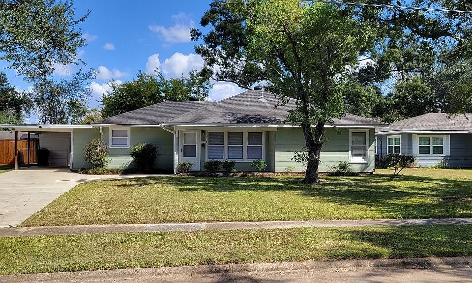 1st image of 215 Windsor Dr