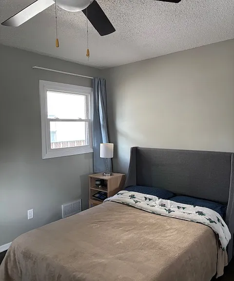 725 Grotto St N — Photo 37