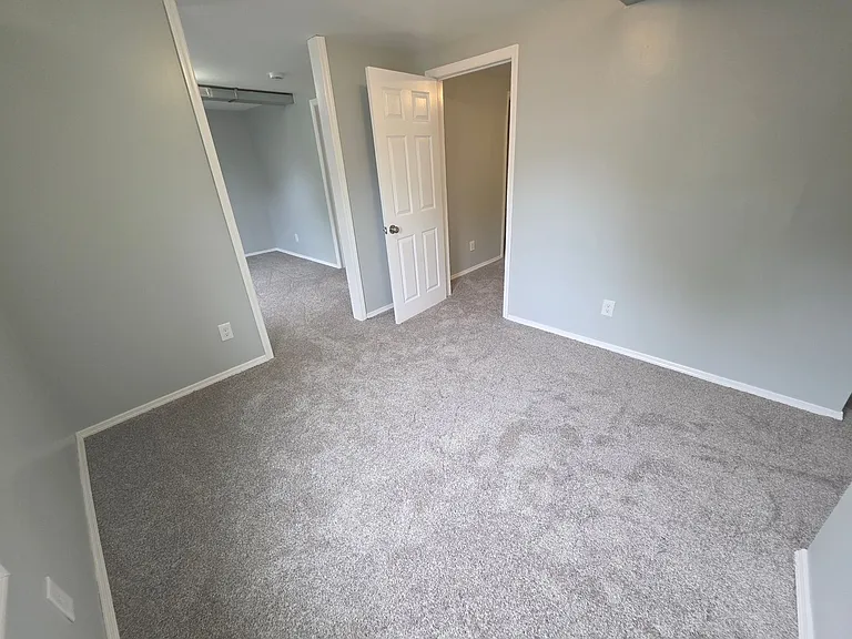 37 N Clinton St — Photo 12