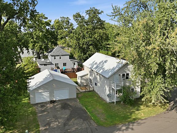 2nd image of 905 Lewis Ave