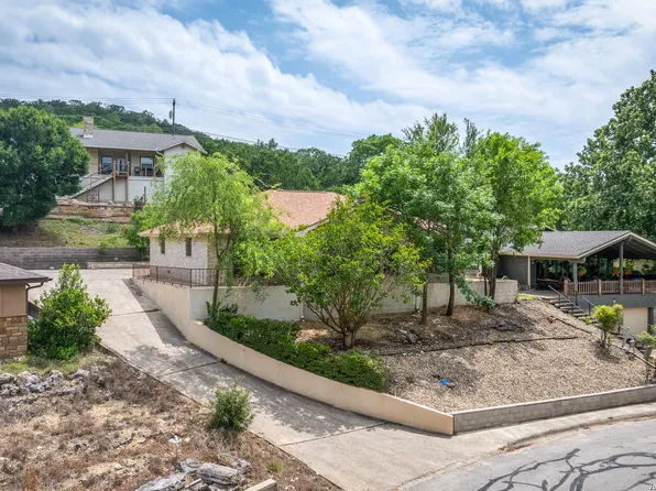 1307 Malibu Dr, Kerrville, TX 78028