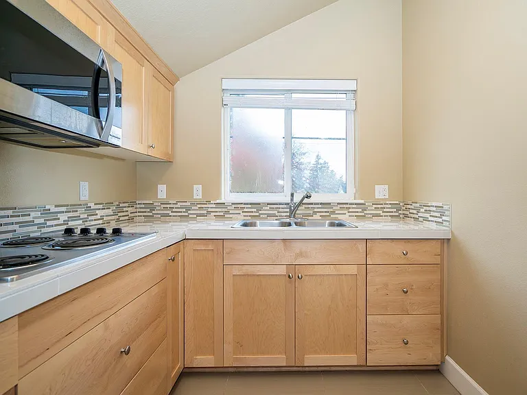 6145 SE Woodstock Blvd #B — Photo 7