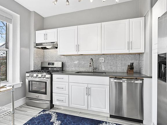 3rd image of 870 W 181st St APT 28