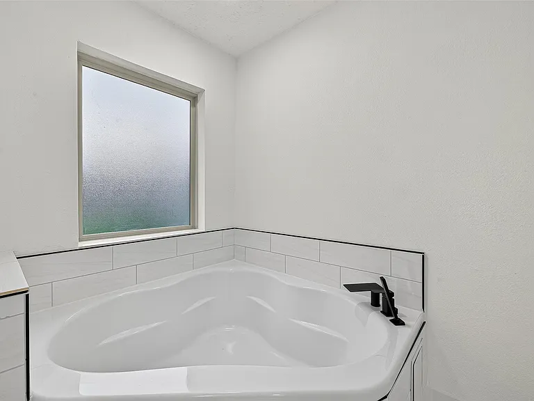 3006 Golden Hills Ln — Photo 39