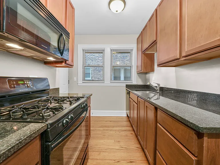 1929 Grove Ave #305 — Photo 8