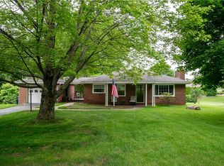 490 Barclay Hill Rd, Beaver, PA 15009