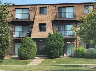 3650 Salem Walk APT B2, Northbrook, IL 60062