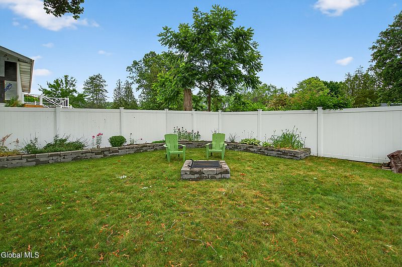 5th image of 55 Crescent Avenue
