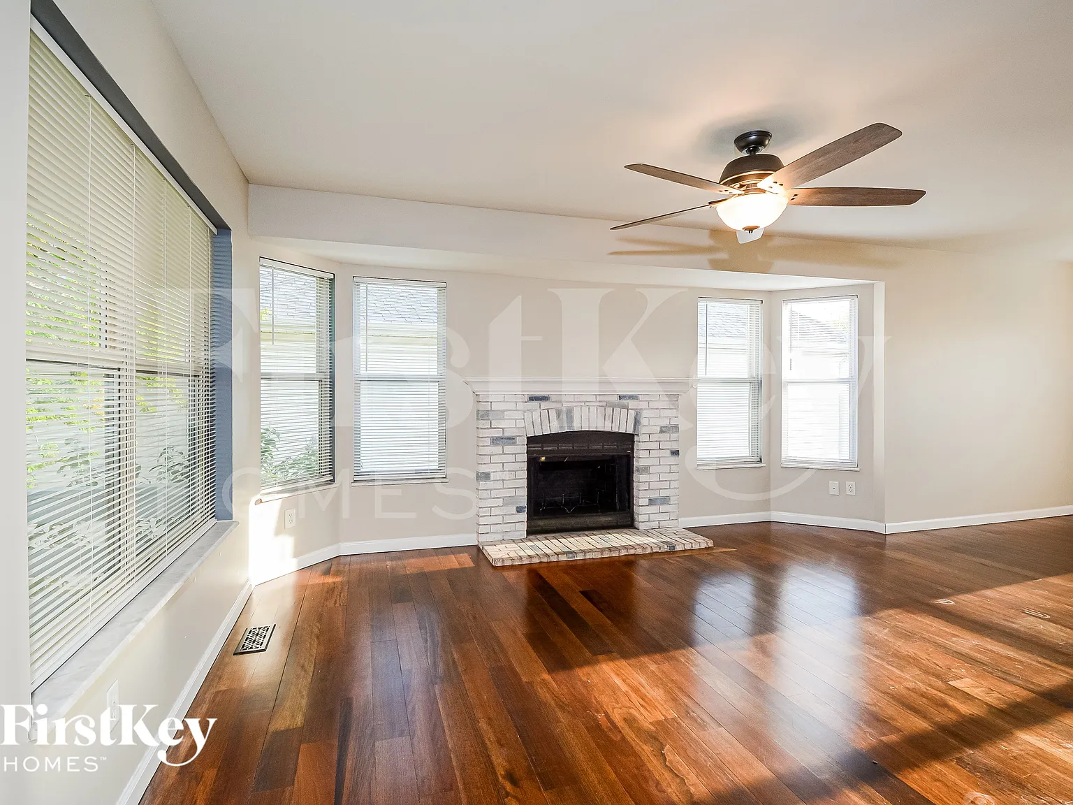3 bed, 3.5 bath, 1838 sqft, $2,980 — Photo 2