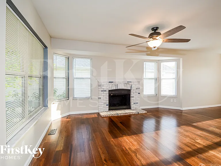 2501 Shiva Dr — Photo 2