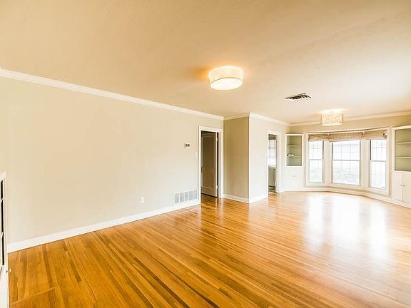 3rd image of 3009 24th St