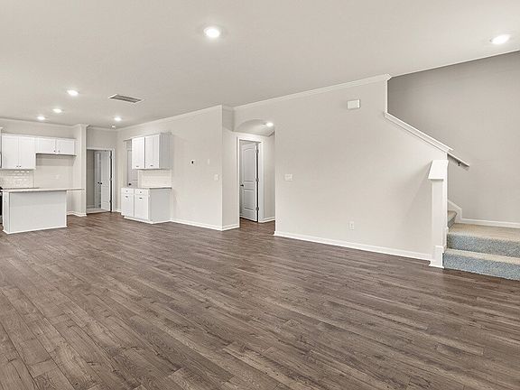 5th image of 37 Virgil Rd