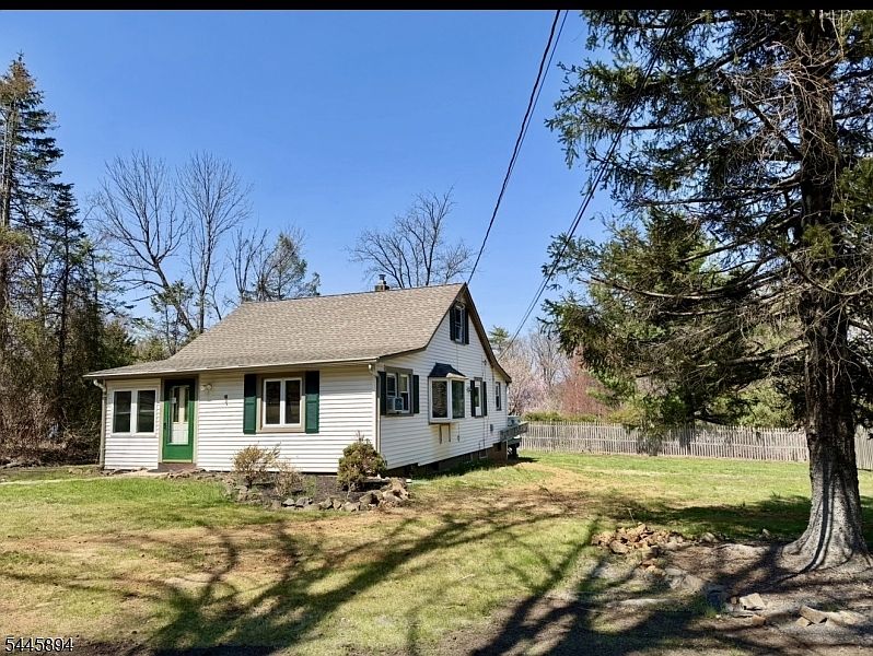 1st image of 815 Miller Ln