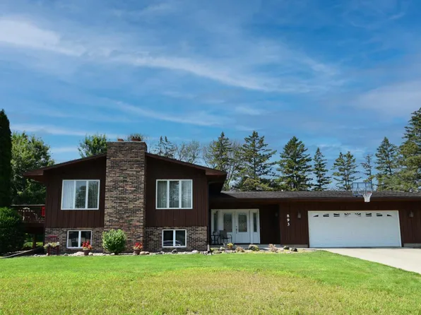 893 Pleasant Ave, Zumbrota, MN 55992