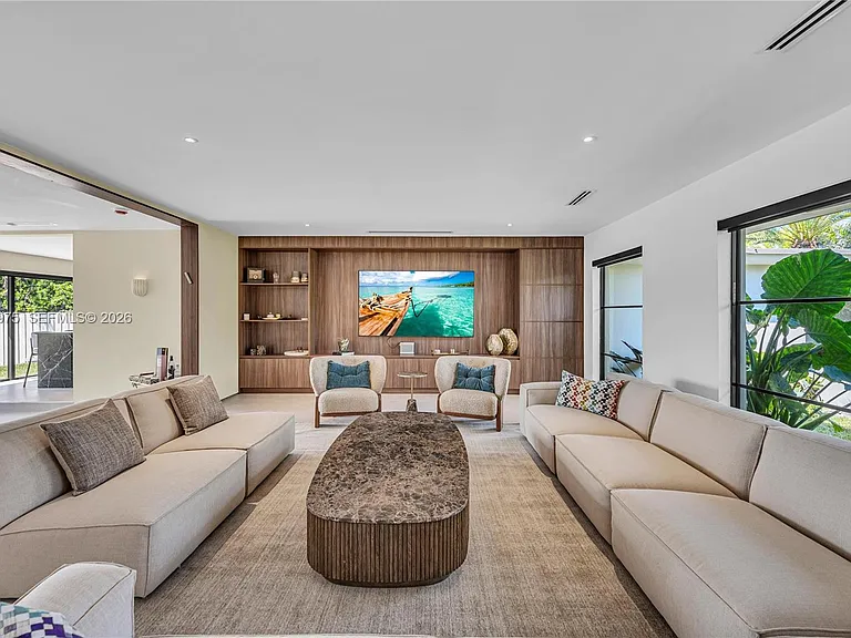 1170 S Biscayne Point Rd — Photo 8