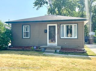 3721 Parkway Dr, Lansing, MI 48910