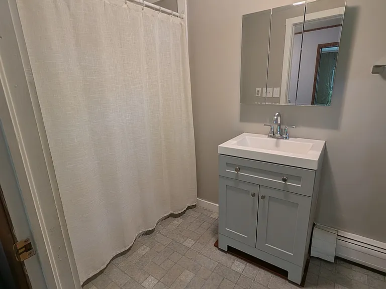 208 Railroad St #3 — Photo 7