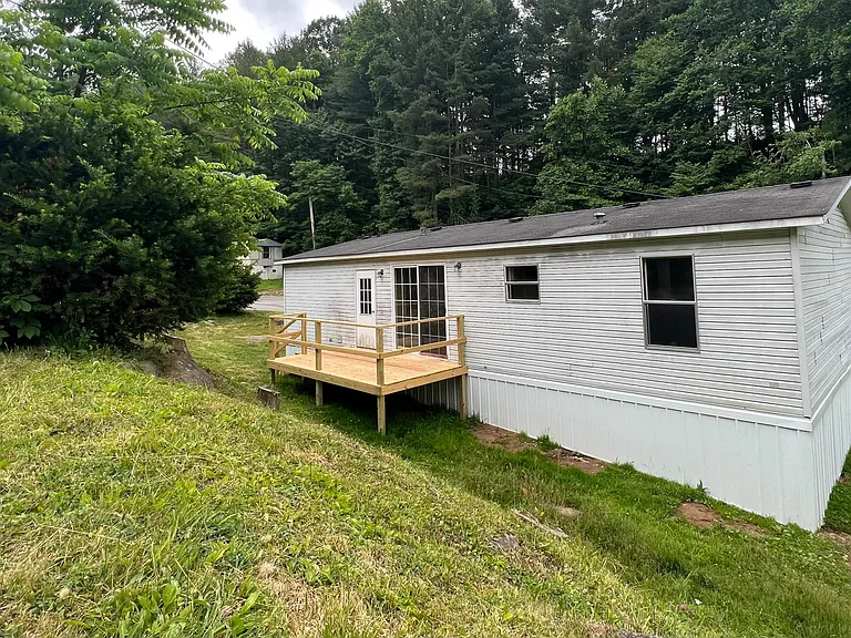 201 Ivycrest St — Photo 16