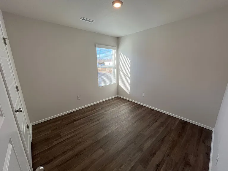 3209 E Jacob Ln — Photo 11