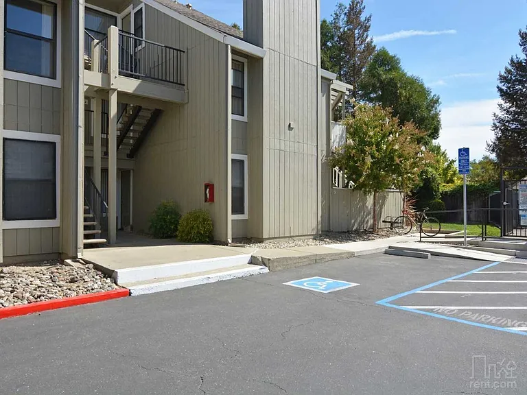 Eastlake Apartments — Photo 90