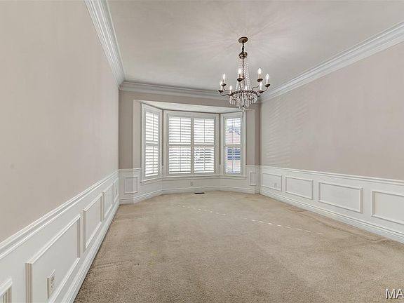 4th image of 8822 Lynn Ln
