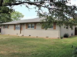 320 Woodlawn Dr, Hopkinsville, KY 42240