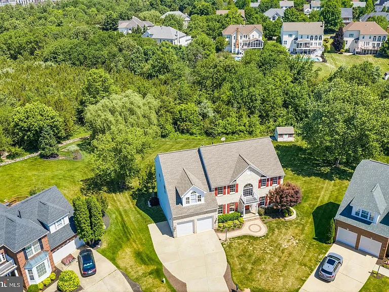 21916 Bellair Ct — Photo 46