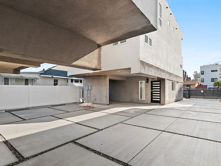 1839 S Longwood Ave #1/2 — Photo 11