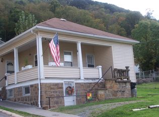 306 16th Ave, Hinton, WV 25951