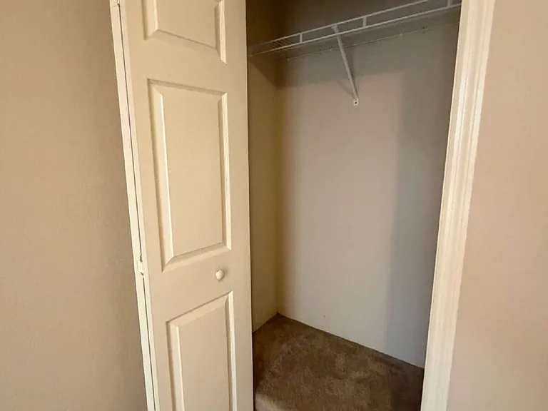 806 Baldwin Rowe Cir #1 — Photo 35