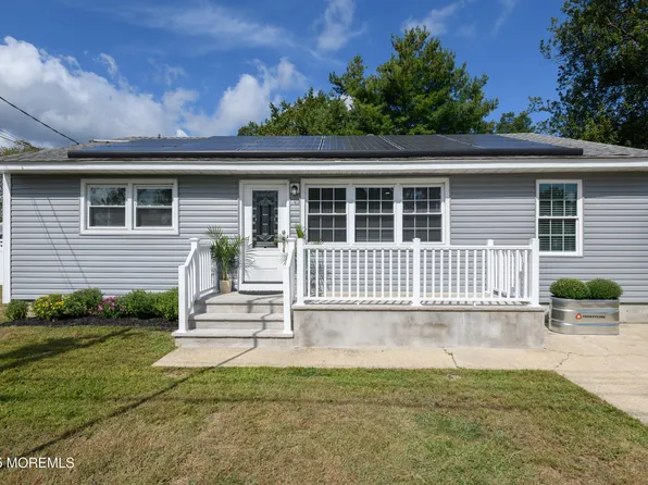 422 Maple Drive, Belford, NJ 07718