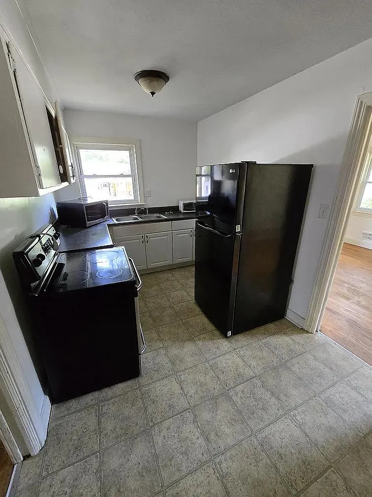 2 bed, 900 sqft, $1,200 — Photo 4