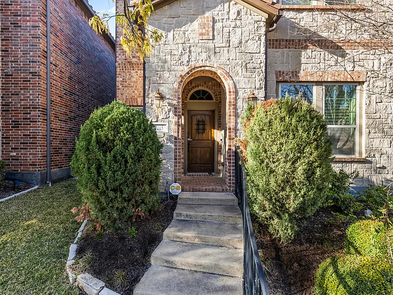215 Palacio St — Photo 29