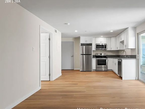 3rd image of 1448 Armacost Ave #105