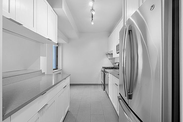 1st image of 1 Columbus Pl APT S11b