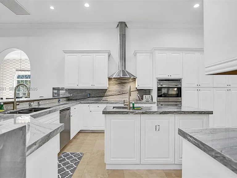 13751 Pine Meadow Ct — Photo 11