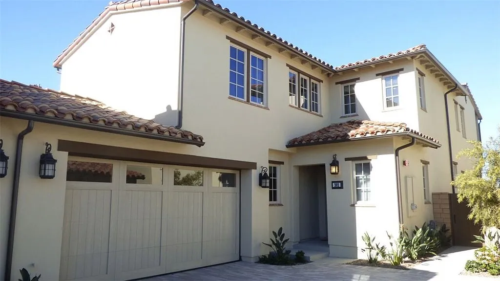 4 bed, 4.5 bath, 2825 sqft, $8,900 — Photo 4