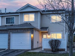 1198 Havenview Dr, Shakopee, MN 55379