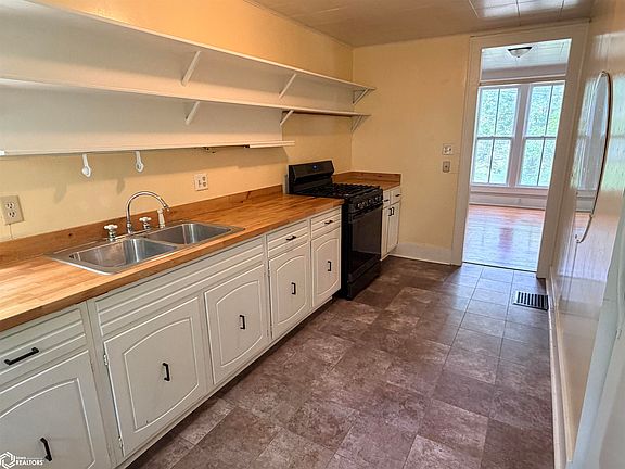 4th image of 413 N B St