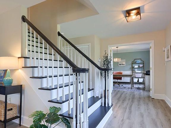 4th image of 2619 Wexford Dr