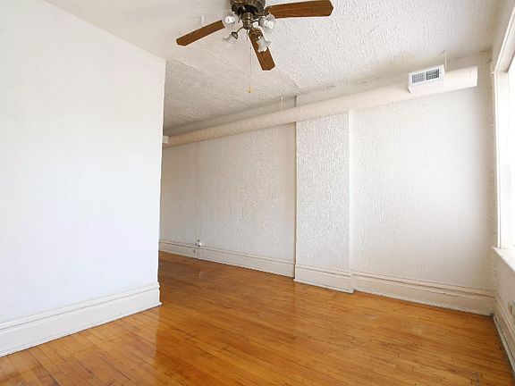 4th image of 842 S Miller St #2
