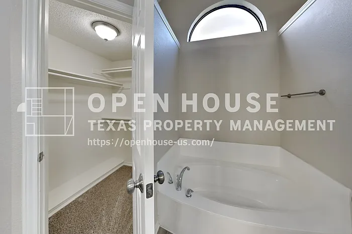 1520 Barclay Dr — Photo 11