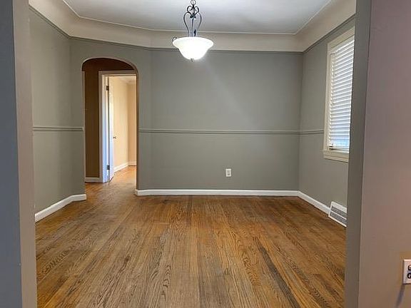 3rd image of 12753 Catalpa St