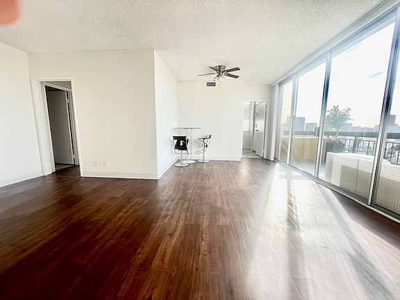 5th image of 336 S Occidental Blvd APT 908