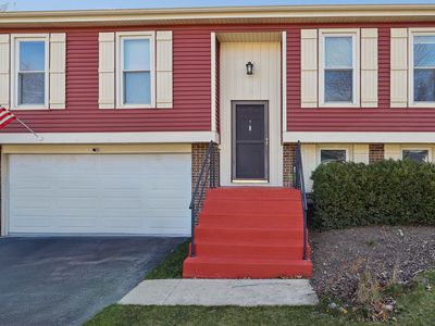 595 Stafford Dr, Roselle, IL, 60172