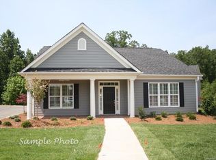 10153 Bishops Gate Blvd, Pineville, NC 28134