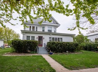 104 W Elm St, Lone Tree, IA 52755