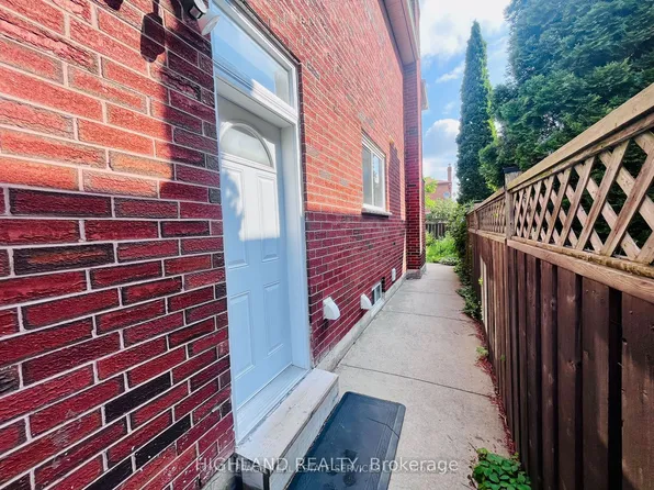 252 Hickory Cir #Basement, Oakville, ON L6H 4V2