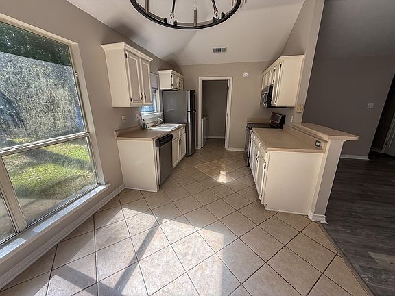 3rd image of 70244 6th St