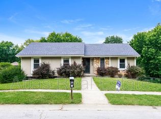 8022 N Tracy Ave, Kansas City, MO 64118